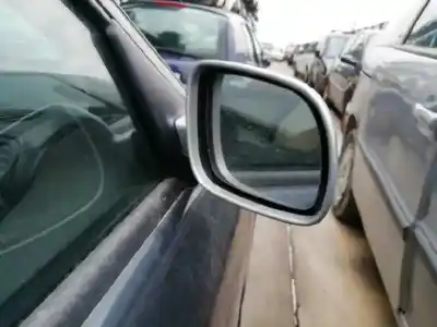 Здавання транспортного засобу seat toledo ii (1m2) 1.6 16v року 2001 потужний aus