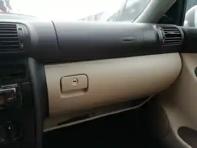 Здавання транспортного засобу seat toledo ii (1m2) 1.6 16v року 2001 потужний aus