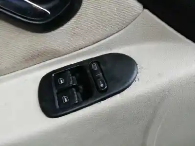 Здавання транспортного засобу seat toledo ii (1m2) 1.6 16v року 2001 потужний aus