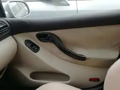 Здавання транспортного засобу seat toledo ii (1m2) 1.6 16v року 2001 потужний aus