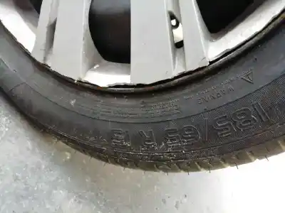 Véhicule à la ferraille peugeot 208 active de l'année 2014 alimenté hm01