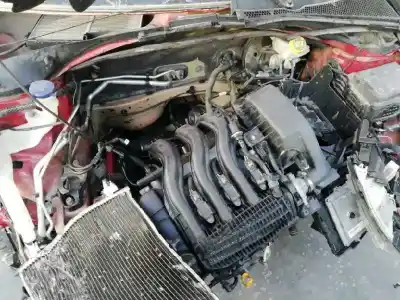 Véhicule à la ferraille peugeot 208 active de l'année 2014 alimenté hm01
