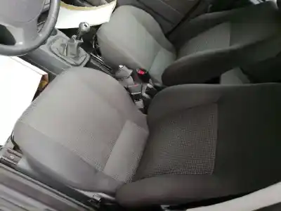 Veicolo di demolizione opel                                               meriva                                                                                                                                                                                                                                                     cosmo                                                                                                                                                                                                                                                      dell'anno 2007 alimentato z14xep