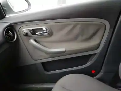 Véhicule à la ferraille seat cordoba berlina (6l2) stylance de l'année 2006 alimenté bky