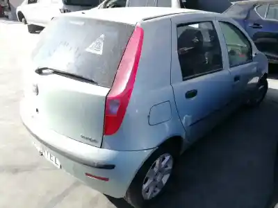 Veicolo di demolizione fiat punto berlina (188) 1.3 jtd classic dell'anno 2004 alimentato 188a9000