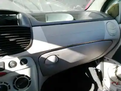 Veicolo di demolizione fiat punto berlina (188) 1.3 jtd classic dell'anno 2004 alimentato 188a9000