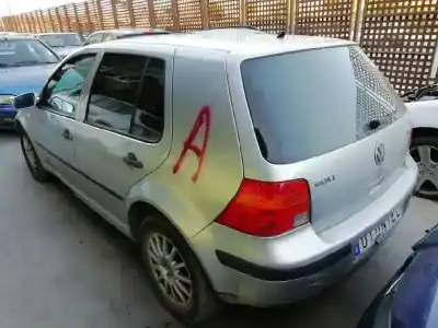 Vehicul casat volkswagen golf iv berlina (1j1) 1.9 tdi al anului 2000 alimentat alh