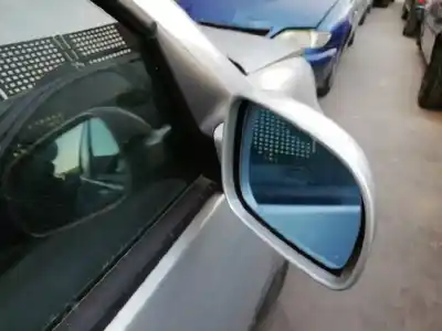 Vehicul casat volkswagen golf iv berlina (1j1) 1.9 tdi al anului 2000 alimentat alh