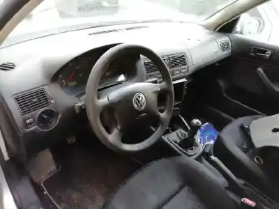 Vehicul casat volkswagen golf iv berlina (1j1) 1.9 tdi al anului 2000 alimentat alh