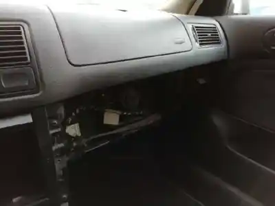 Vehicul casat volkswagen golf iv berlina (1j1) 1.9 tdi al anului 2000 alimentat alh