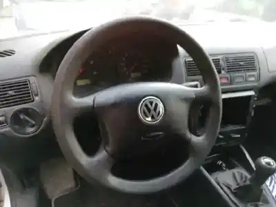 Vehicul casat volkswagen golf iv berlina (1j1) 1.9 tdi al anului 2000 alimentat alh