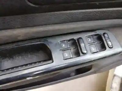 Vehicul casat volkswagen golf iv berlina (1j1) 1.9 tdi al anului 2000 alimentat alh