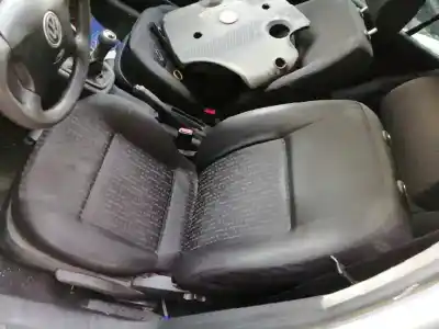 Vehicul casat volkswagen golf iv berlina (1j1) 1.9 tdi al anului 2000 alimentat alh
