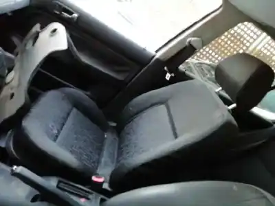 Vehicul casat volkswagen golf iv berlina (1j1) 1.9 tdi al anului 2000 alimentat alh