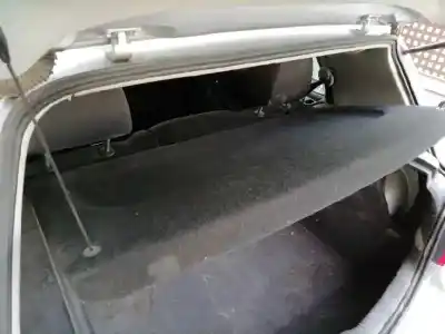 Vehicul casat volkswagen golf iv berlina (1j1) 1.9 tdi al anului 2000 alimentat alh