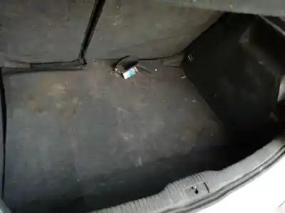 Vehicul casat volkswagen golf iv berlina (1j1) 1.9 tdi al anului 2000 alimentat alh
