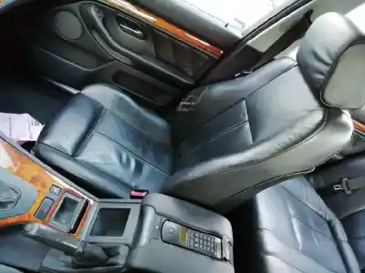 Здавання транспортного засобу bmw serie 5 berlina (e39) 530d року 2004 потужний 306d1