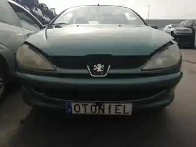 Hurda Aracı peugeot 206 berlina xt yılın 2002 güçlü 8hx