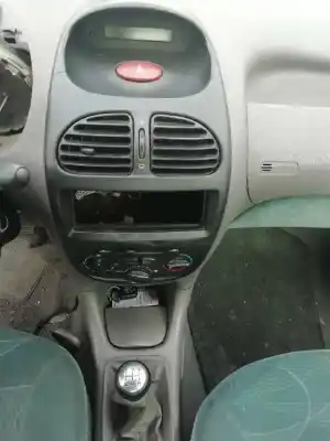 Hurda Aracı peugeot 206 berlina xt yılın 2002 güçlü 8hx