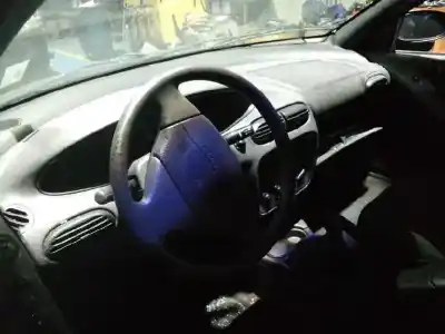 Здавання транспортного засобу chrysler stratus berlina (ja) 2.0 le року 2000 потужний g c o 2.0l