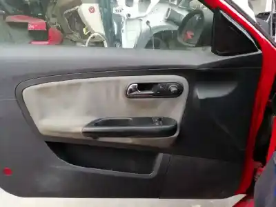 Véhicule à la ferraille seat ibiza (6l1) fresh de l'année 2004 alimenté azq