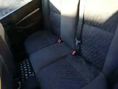 Здавання транспортного засобу ford focus berlina (cak) 1.8 tddi turbodiesel cat року 2001 потужний c9db