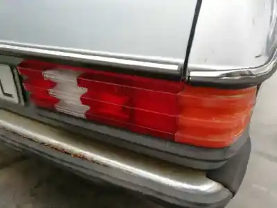 Véhicule à la ferraille mercedes-benz clase e (w123) berlina+coupe d 300 de l'année 1984 alimenté 617912