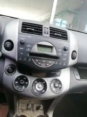 Vehicul casat toyota rav 4 iii (_a3_) 2.2 d 4wd (ala30_) al anului 2006 alimentat 2ad