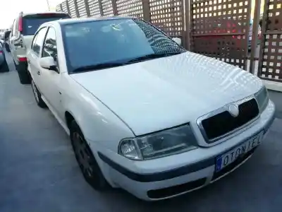Véhicule à la ferraille SKODA OCTAVIA BERLINA (1U2) 1.9 TDI SLX de l'année 2003 alimenté ALH