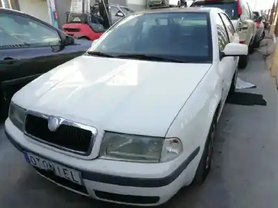 Veicolo di demolizione skoda octavia berlina (1u2) 1.9 tdi slx dell'anno 2003 alimentato alh