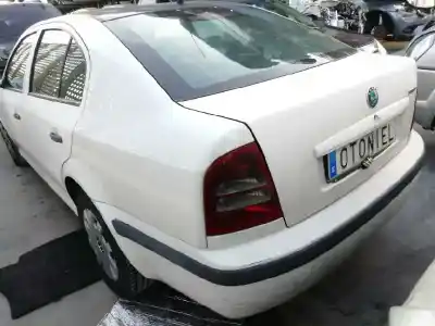 Veicolo di demolizione skoda octavia berlina (1u2) 1.9 tdi slx dell'anno 2003 alimentato alh