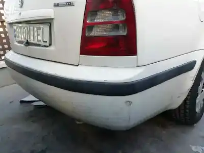 Veicolo di demolizione skoda octavia berlina (1u2) 1.9 tdi slx dell'anno 2003 alimentato alh