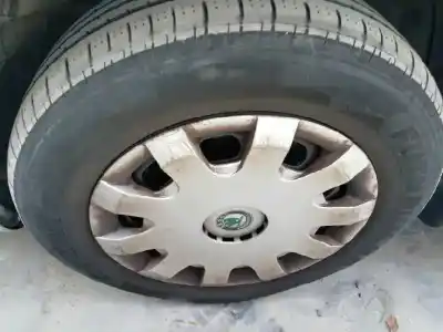 Veicolo di demolizione skoda octavia berlina (1u2) 1.9 tdi slx dell'anno 2003 alimentato alh