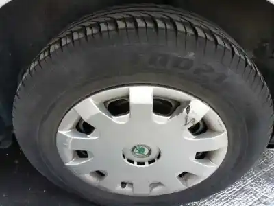 Veicolo di demolizione skoda octavia berlina (1u2) 1.9 tdi slx dell'anno 2003 alimentato alh