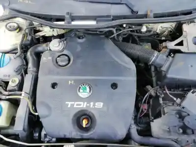 Veicolo di demolizione skoda octavia berlina (1u2) 1.9 tdi slx dell'anno 2003 alimentato alh