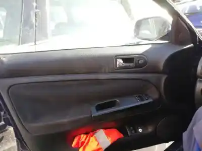 Здавання транспортного засобу volkswagen passat berlina (3b3) comfortline року 2001 потужний alz
