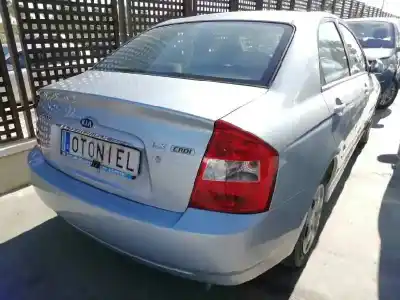Veículo de Sucata kia cerato 2.0 lx crdi familiar do ano 2004 alimentado d4ea