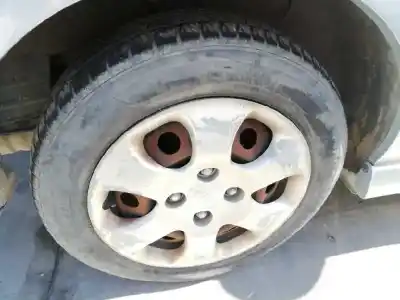 Veículo de Sucata kia cerato 2.0 lx crdi familiar do ano 2004 alimentado d4ea