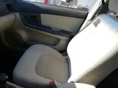 Veículo de Sucata kia cerato 2.0 lx crdi familiar do ano 2004 alimentado d4ea