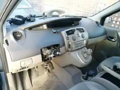 Scrapping Vehicle renault grand scenic 1.9 dci of the year 2004 powered f9q d8