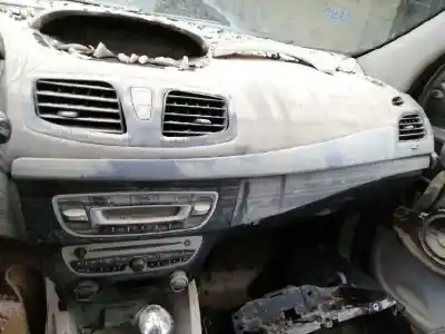 Veículo de Sucata renault fluence (l3_) 1.5 dci (l30d l30l l306 l33f l33l l33m l33v l33w) do ano 2012 alimentado k9k j8