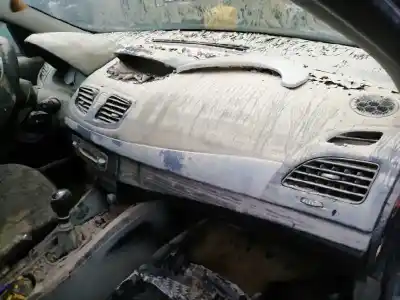 Veículo de Sucata renault fluence (l3_) 1.5 dci (l30d l30l l306 l33f l33l l33m l33v l33w) do ano 2012 alimentado k9k j8