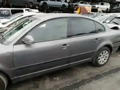 Здавання транспортного засобу volkswagen passat berlina (3b3) * року 2004 потужний awx