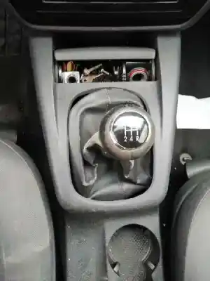 Здавання транспортного засобу volkswagen passat berlina (3b3) * року 2004 потужний awx