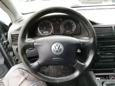Здавання транспортного засобу volkswagen passat berlina (3b3) * року 2004 потужний awx