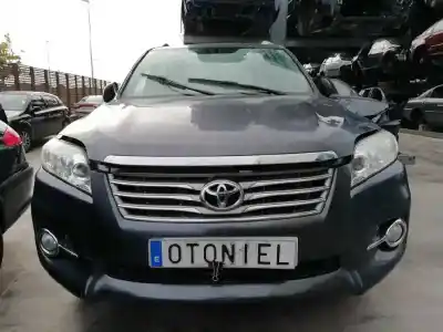 Vehicul casat toyota rav 4 iii (_a3_) 2.2 d (ala35_) al anului 2011 alimentat 2ad