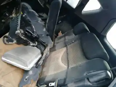 Vehicul casat toyota rav 4 iii (_a3_) 2.2 d (ala35_) al anului 2011 alimentat 2ad