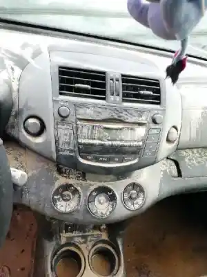 Vehicul casat toyota rav 4 iii (_a3_) 2.2 d (ala35_) al anului 2011 alimentat 2ad