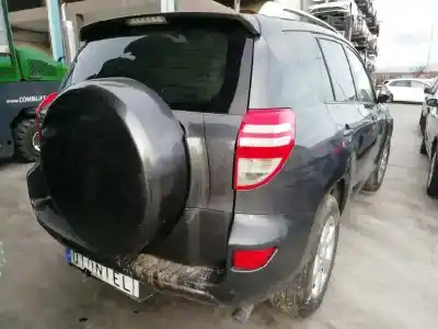 Vehicul casat toyota rav 4 iii (_a3_) 2.2 d (ala35_) al anului 2011 alimentat 2ad