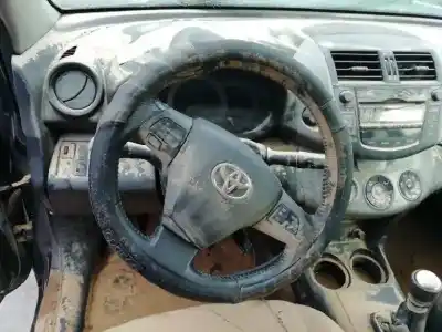 Vehicul casat toyota rav 4 iii (_a3_) 2.2 d (ala35_) al anului 2011 alimentat 2ad